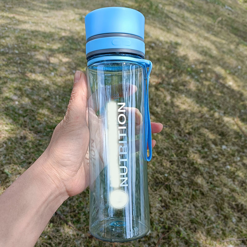 Bouteille d'eau de 660ml, prix - Nutrition Sports Fitness avis et prix